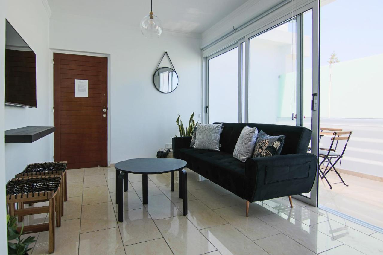 Апартаменты Phaedrus Living: Seaside Luxury Flat Lighthouse 62 Пафос Экстерьер фото