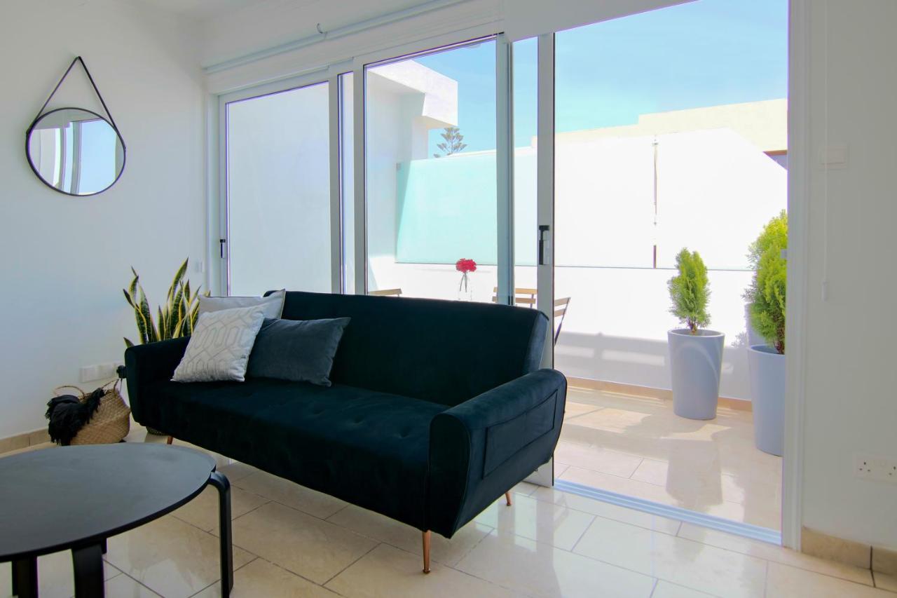 Апартаменты Phaedrus Living: Seaside Luxury Flat Lighthouse 62 Пафос Экстерьер фото