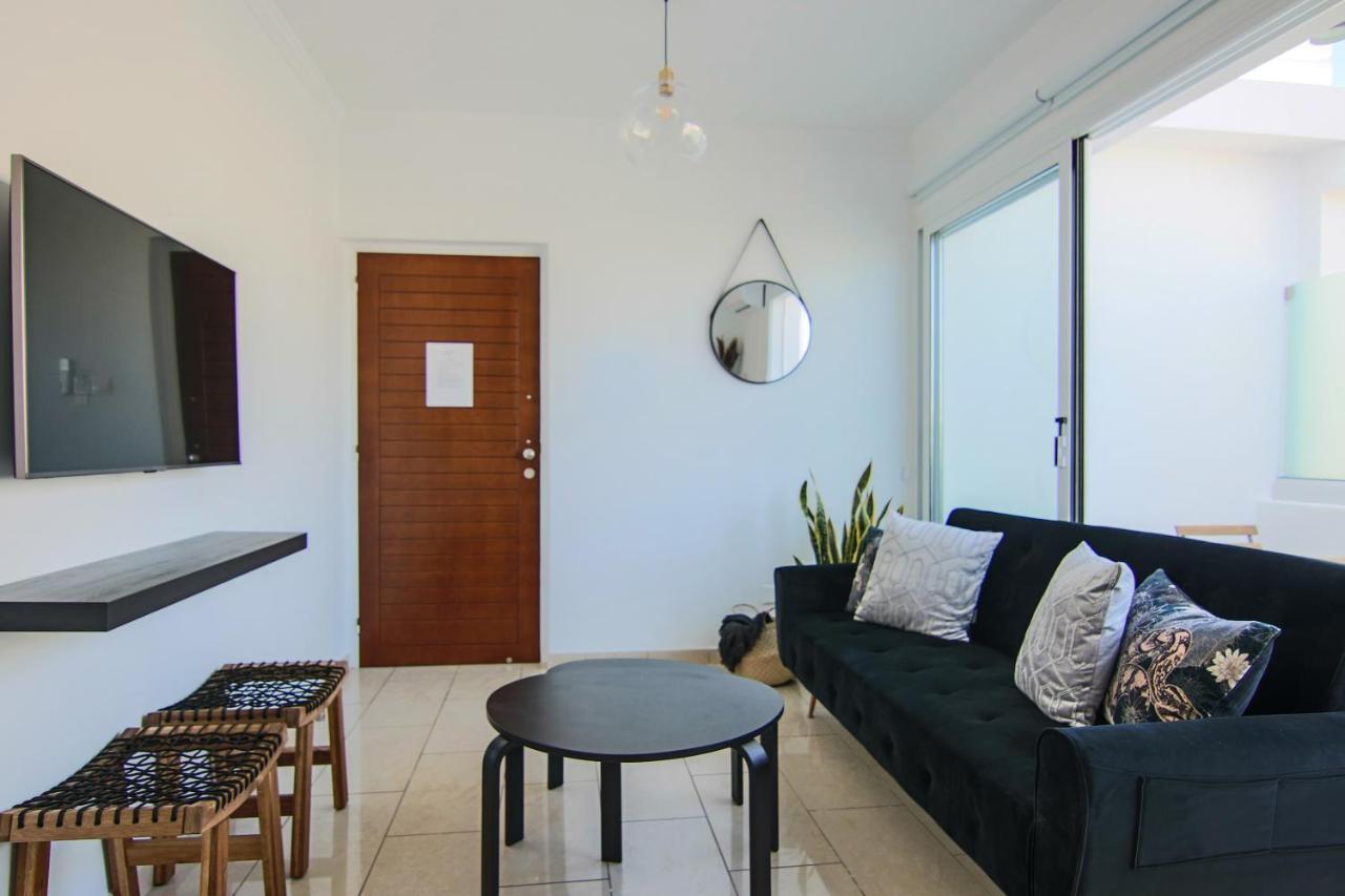 Апартаменты Phaedrus Living: Seaside Luxury Flat Lighthouse 62 Пафос Экстерьер фото